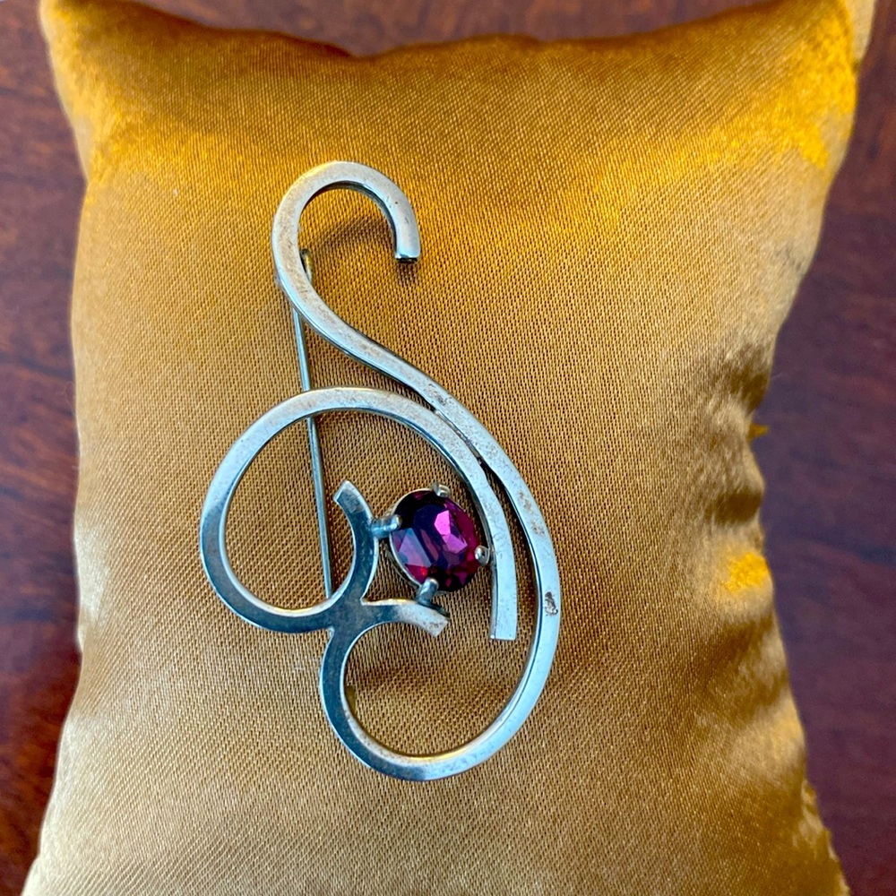 Vintage Sterling Silver with Purple Gem Brooch Pin.